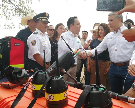 http://casanarenoticias.com/images/2018%20folder/enero%202019/entrega%20equipos%20bomberos.jpg