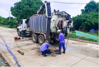 Alcaldía de Yopal realizó jornada de limpieza de pozos de inspección en Tilodirán