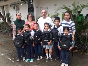 Alcaldía de Yopal entregó kits escolares donados por Ecopetrol a niños de escuelas rurales