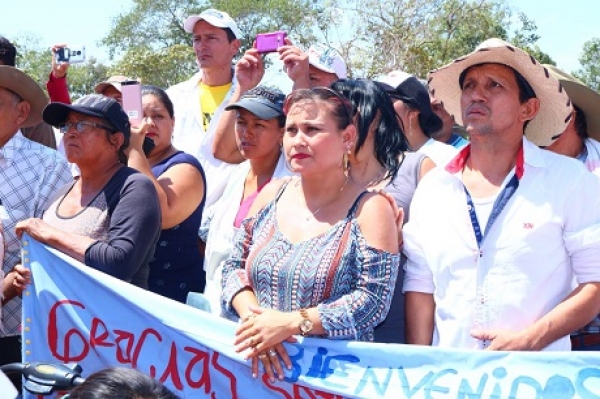Socializan obras de saneamiento en Bosques de San Martín