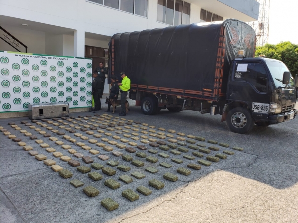 Policía incautó 100 kilos de marihuana camuflados en un camión en Yopal