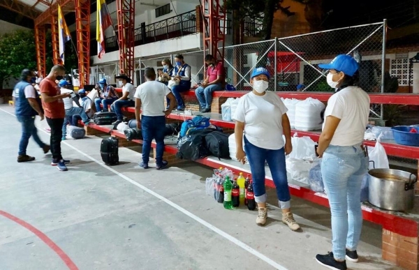 Excombatientes FARC pasaron la noche en Yopal y se dirigen a Bogotá a pedir que no los sigan matando