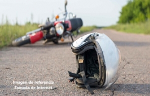 Motociclista perdió el control de su vehículo y falleció al impactar contra una cuneta