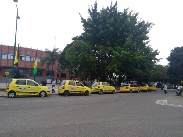 Taxistas de Yopal y gobernador se reunieron para avanzar en acuerdos con el gremio amarillo