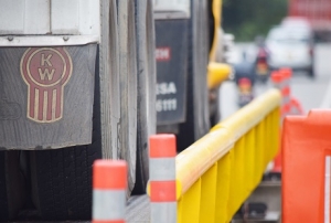 Los vehículos de carga serán pesados hoy en las básculas provisionales