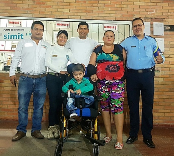 Agentes de Tránsito de Yopal cumplen el sueño de un menor de edad