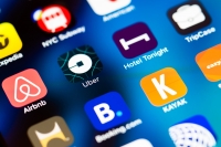 ¿Está rezagada Colombia frente a la regulación de plataformas digitales?