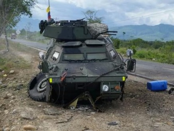 Atentado con explosivos contra vehículo blindado del Ejército deja un suboficial herido en Arauquita