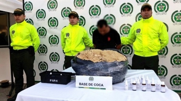 En llantas de carro fueron incautados 58 kilos de alucinógenos y capturado el conductor