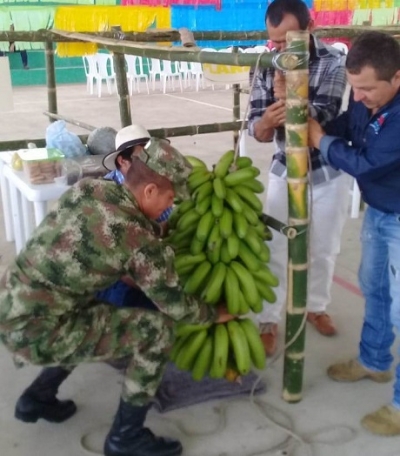 Sabanalarga realizó un mercado campesino apoyados por el Ejército