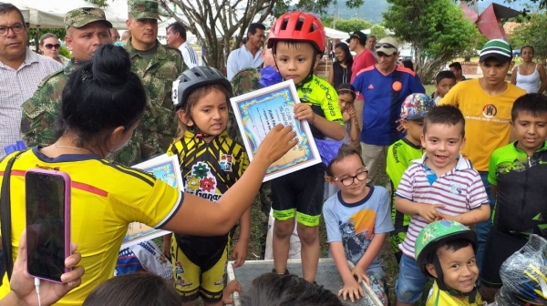 Ejército apoyó Primer Festival de Escuelas de Ciclismo en Tauramena