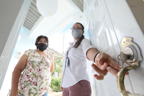 Después de pagar arriendo 18 años, mujer de la tercera edad recibió su casa propia en Yopal