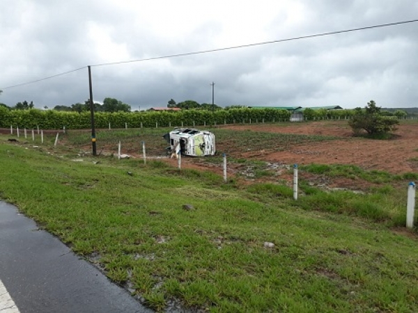 Una Buseta se volcó en la vía Yopal - Villavicencio