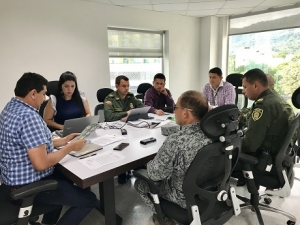 Recompensas por asesinato de Policía e incineración de maquinaria