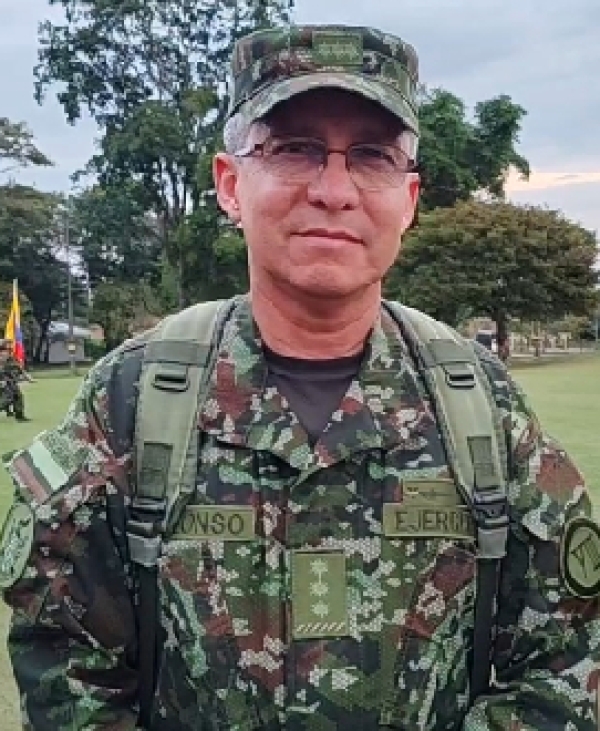 Comandante de la Octava División destacó la llegada de un general  de la República a la Brigada XVI