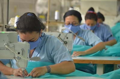 Grupo Ecopetrol, Arturo Calle y Bio Bolsa producirán147 mil trajes de protección para personal de la salud