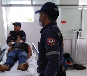 Adolescente resultó con su rostro cortado al parecer por su propia madre