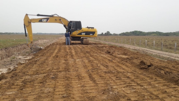 Rehabilitan 2.5 kilómetros de terraplén para mejorar vía en Hato Corozal