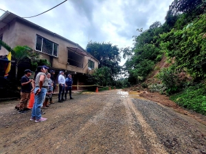 Alerta por riesgo de deslizamiento sobre seis viviendas en Balconcitos