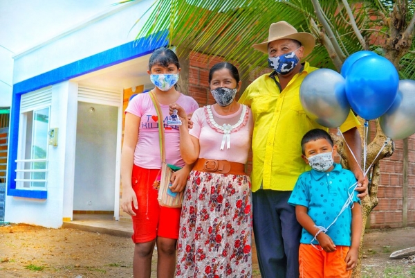 Cuatro familias de Pore y Paz de Ariporo gozan de vivienda nueva