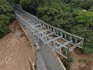 Avanza satisfactoriamente la instalación del puente militar sobre el río Ariporo