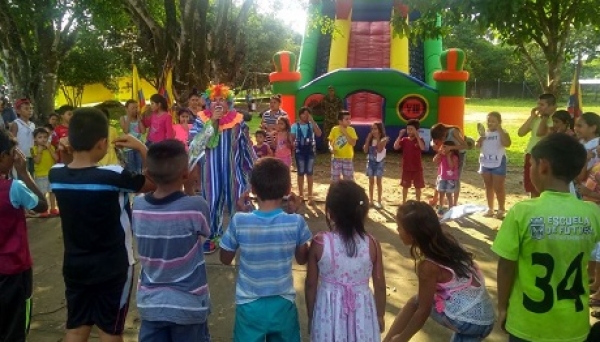 Soldados celebraron el día del niño en I.E. del área rural de Casanare