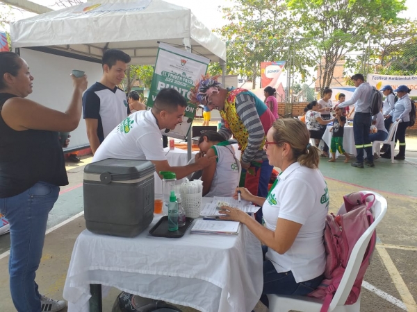 Avanzan jornadas de vacunación en barrios de Yopal