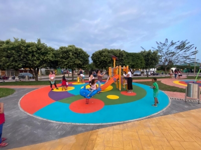 Entregaron el renovado parque El Cristal en Aguazul