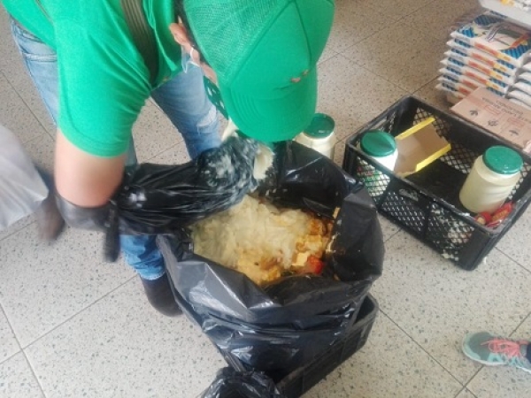 Más de 61 kg de alimentos en mal estado destruidos en Yopal