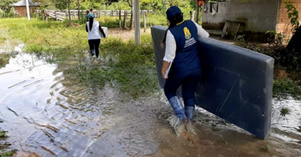 Ayudas humanitarias a familias afectadas por la ola invernal en Maní