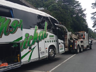 Accidente de bus intermunicipal deja una mujer muerta en la vía Bogotá-Villavicencio