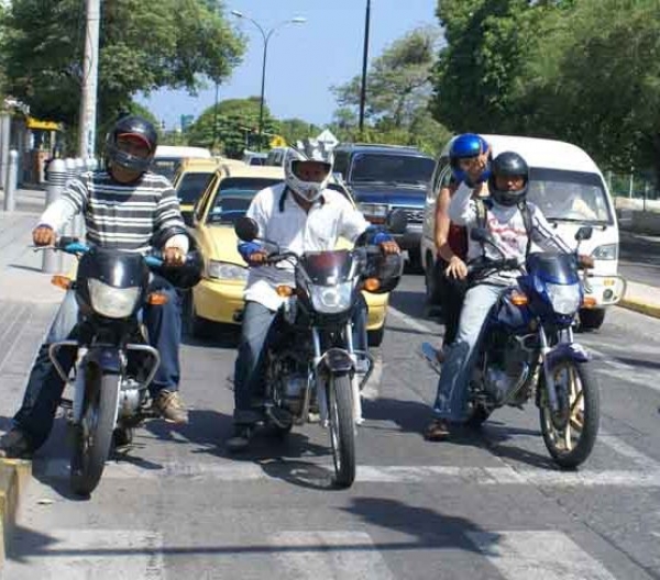 Decretan toque de queda para menores de edad y restricción de motos en Yopal