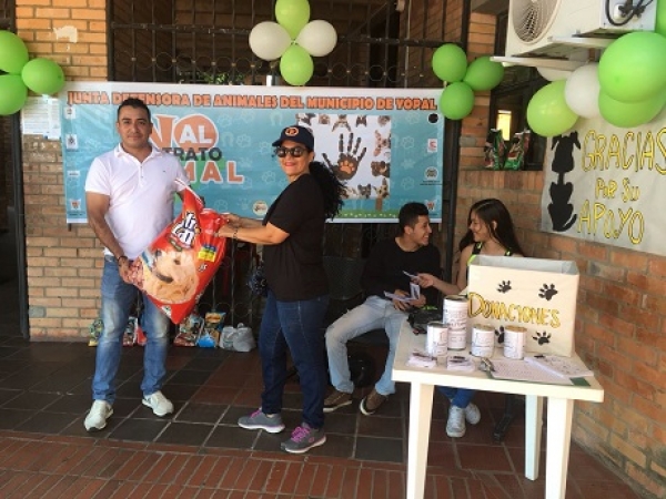 Alimentos e insumos fueron donados para animales abandonados