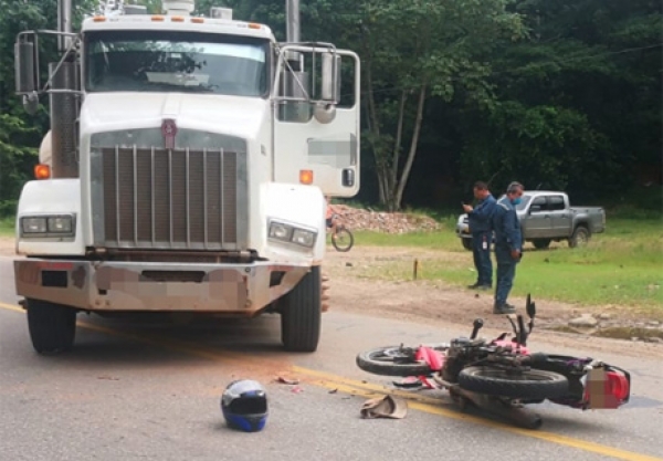 Dos heridos deja accidente en vía Aguazul - Monterrey