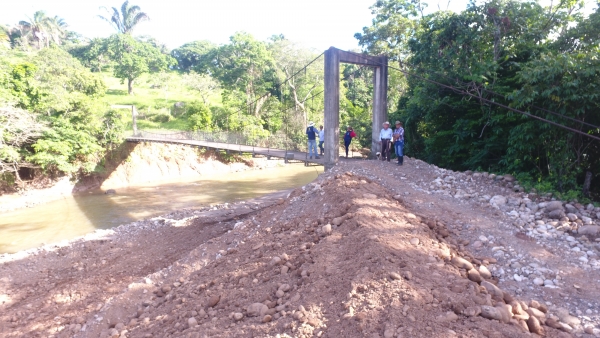 Fuera de peligro puente peatonal en Nunchía tras riesgo de colapso