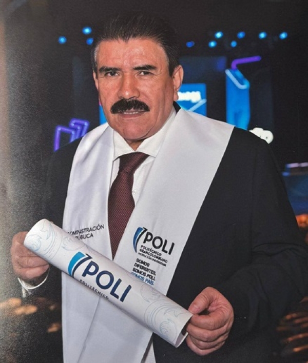 Alcalde de Yopal Marco Tulio Ruiz se graduó como Administrador Público