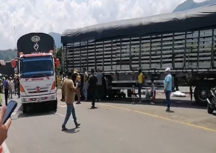 Se levanta el paro camionero: Gobierno y transportadores llegaron a un acuerdo