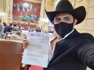 César Ortiz Zorro insiste en su lucha contra el Fracking en Colombia