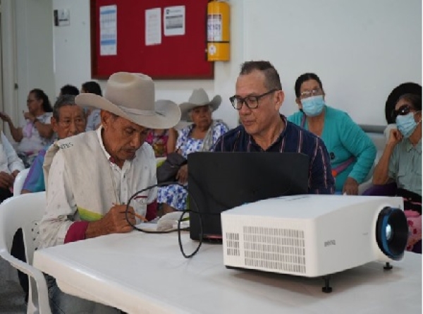 Inicia ciclo de capacitación en tecnología para adultos mayores de los centros vida de Yopal