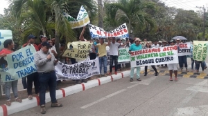 Trabajadores de campo Cubiro hicieron plantón en San Luis
