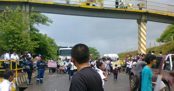 Este miércoles, restringida la movilidad en la vía Aguazul – Tauramena por desmonte de Puente Peatonal