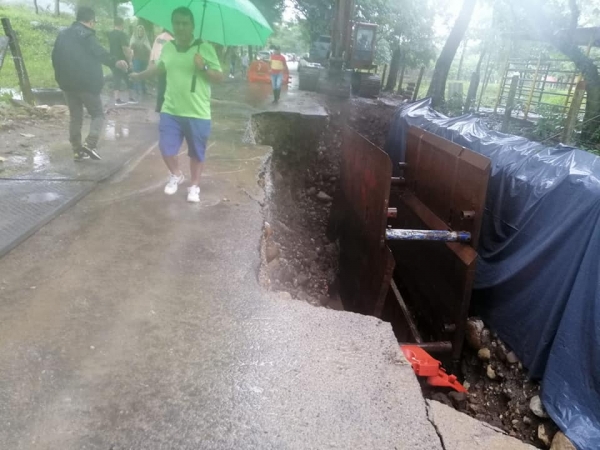 Se desplomó un tramo en la vía El Morro - Yopal por obras para la planta de tratamiento