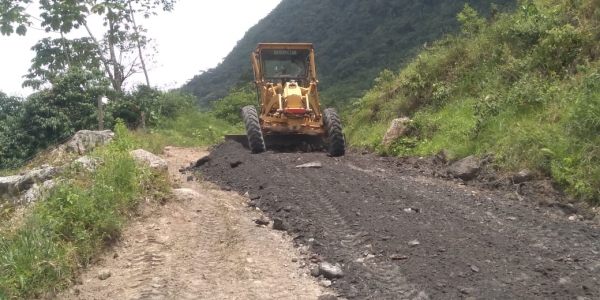 Continúa intervención de vías terciarias afectadas por lluvias en Recetor