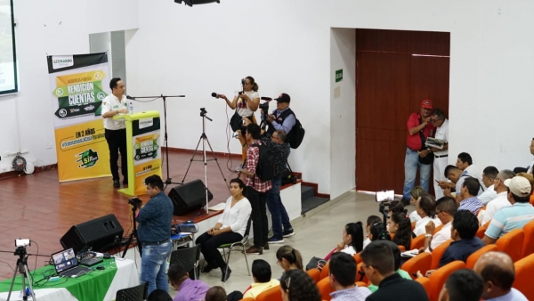 Leonardo Puentes rindió cuentas a los yopaleños por sus 2 años como alcalde