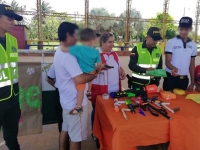 Niños del Meta entregaron sus juguetes bélicos a la Policía