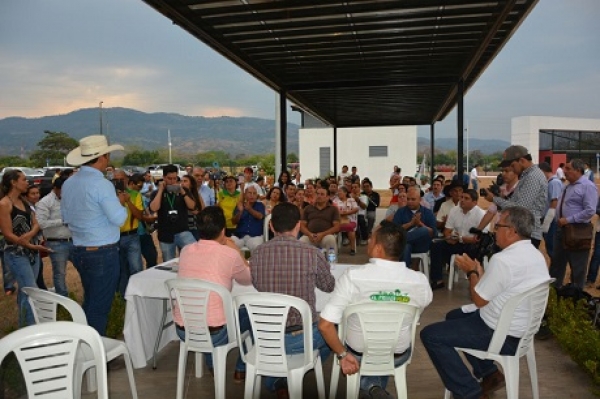 INDERCAS entregó parque ‘Los Hobos’ al IDRY e IDURY pero aún no se pondrá en uso