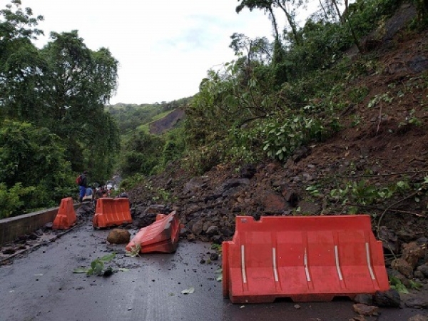 Bloqueado el paso Aguazul - Sogamoso por derrumbe