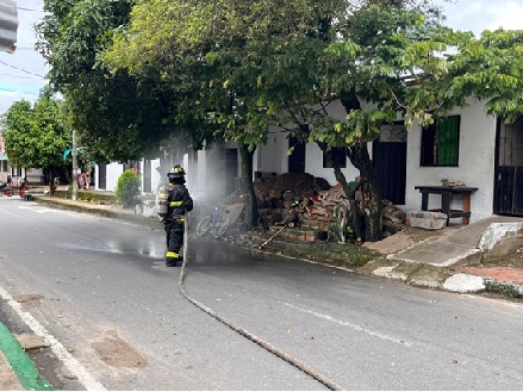 Rápida acción de Bomberos permitió controlar fuga de gas en una vivienda de Yopal