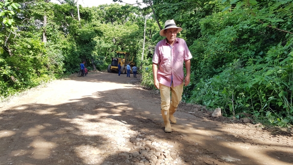 Mejora la movilidad de 30 familias campesinas en el Playón, sector El Recuerdo de Yopal