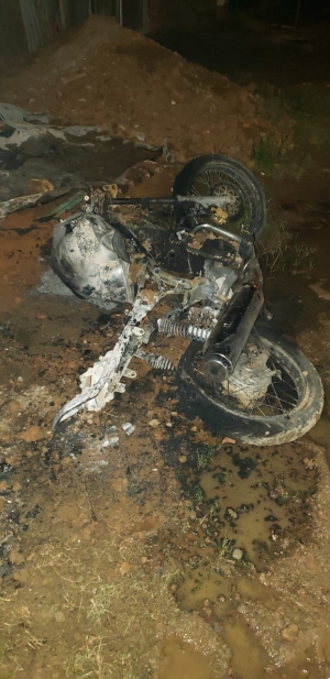 Comunidad de La Bendición quemó moto de presuntos ladrones
